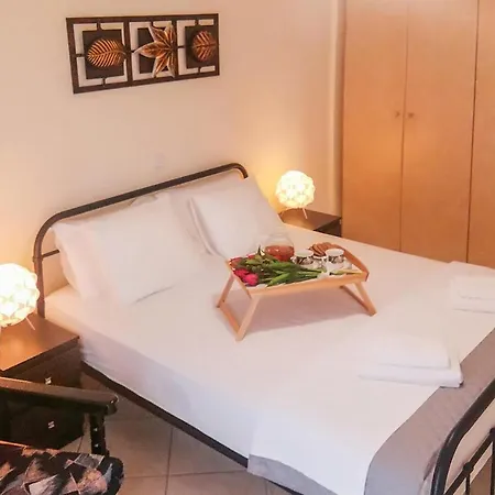 Awesome In W/ Wifi, Outdoor Swimming Pool And 3 Bedrooms בית נופש Nerotriviá