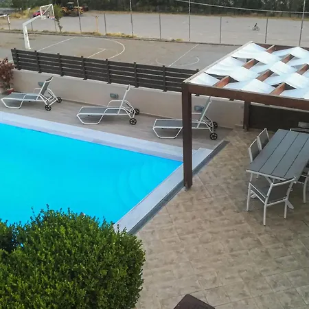 Awesome In W/ Wifi, Outdoor Swimming Pool And 3 Bedrooms * Nerotriviá