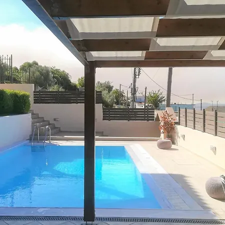 Awesome In W/ Wifi, Outdoor Swimming Pool And 3 Bedrooms בית נופש
