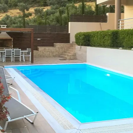 בית נופש Awesome In W/ Wifi, Outdoor Swimming Pool And 3 Bedrooms *